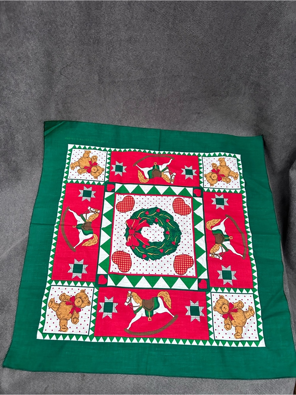 Vintage 90s Christmas bandana scarf teddy bears hearts